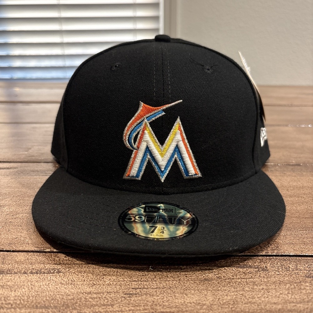 Miami Marlins NE MLB On-Field Low Profile 2017 Home Fitted Hat~Black